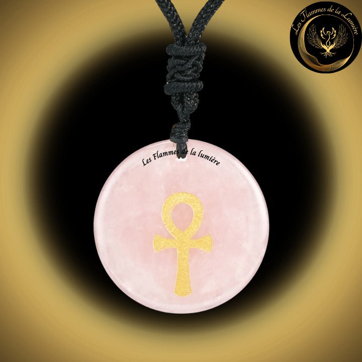 Beau collier en Quartz Rose avec la Géométrie Sacrée Ankh disponible chez Les Flammes de la LumiÚre