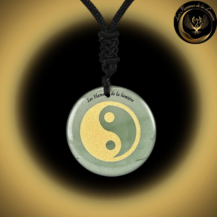 Beau Collier en Aventurine Verte - Géométrie Sacrée Yin Yang disponible chez Les Flammes de la LumiÚre