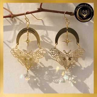 Belles boucles d'oreilles papillon & lune et étoile disponible chez Les Flammes de la LumiÚre