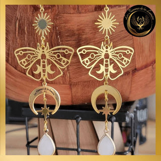 Belles boucles d'oreilles papillon soleil & lune disponible chez Les Flammes de la LumiĂšre
