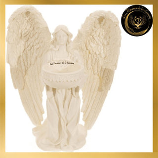Magnifique Bougeoir - Ange Ă genou - 18 cm disponible chez Les Flammes de la LumiĂšre