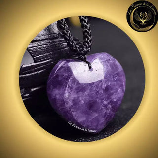 Améthyste - Magnifique collier - Pendentif en coeur disponible chez Les Flammes de la LumiÚre