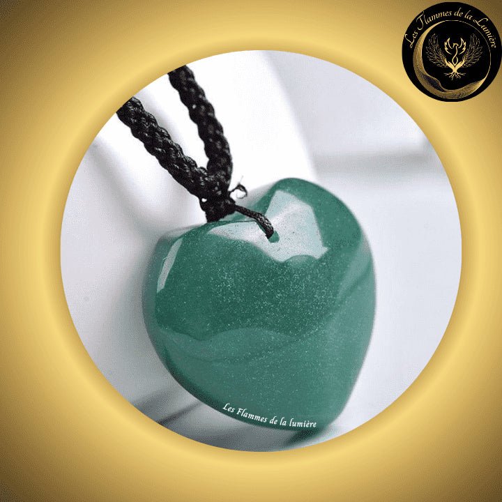 Aventurine - Magnifique collier - Pendentif en coeur disponible chez Les Flammes de la LumiĂšre