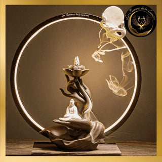 Magnifique Fontaine à encens en céramique avec LED - Bouddha disponible chez Les Flammes de la LumiÚre