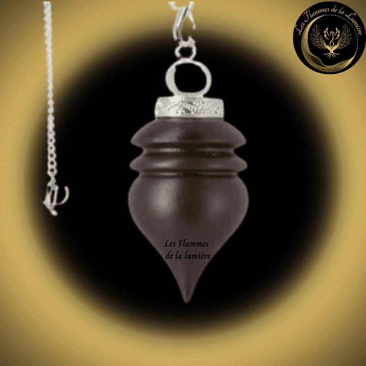 Pendule Celte Vate - Bois de Rose disponible chez Les Flammes de la Lumière
