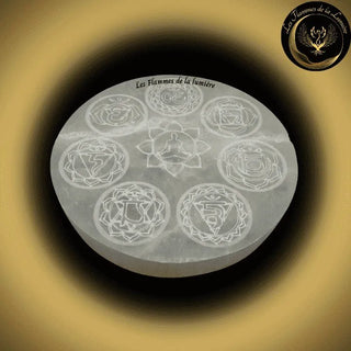 Sélénite - TrÚs beau Porte-Encens - 7 chakras - 10cm disponible chez Les Flammes de la LumiÚre