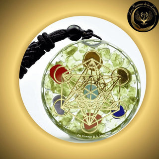 Péridot - Très joli collier Orgone - 7 chakras - Cube de Métatron disponible chez Les Flammes de la Lumière