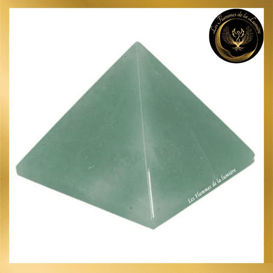 Aventurine - Très belle Pyramide de 5 cm disponible chez Les Flammes de la Lumière