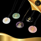 Beau collier en Améthyste avec la Géométrie Sacrée Ankh disponible chez Les Flammes de la Lumière