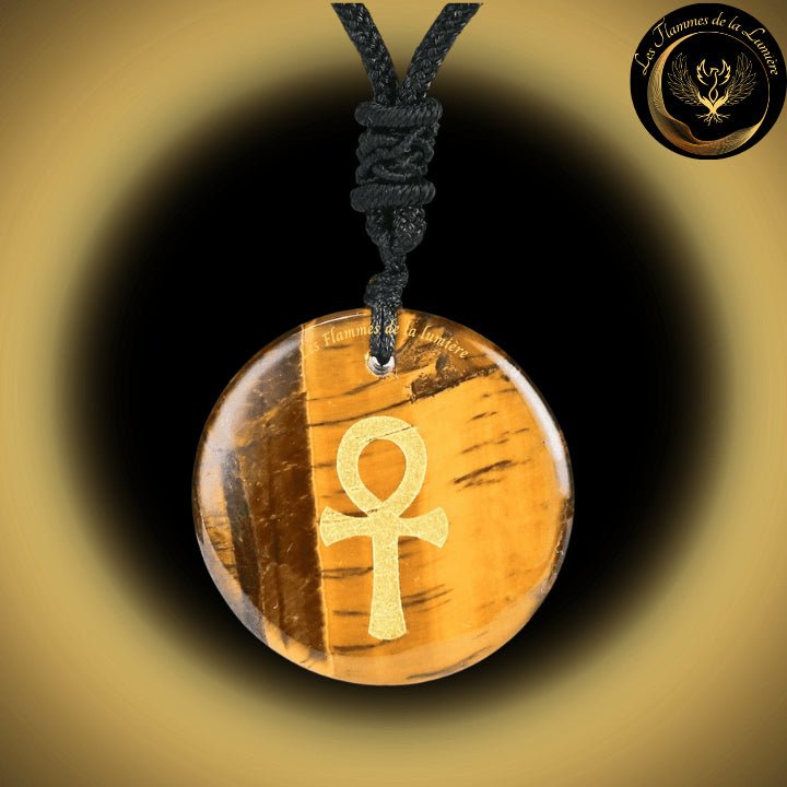 Beau collier en Oeil de Tigre avec la Géométrie Sacrée Ankh disponible chez Les Flammes de la Lumière