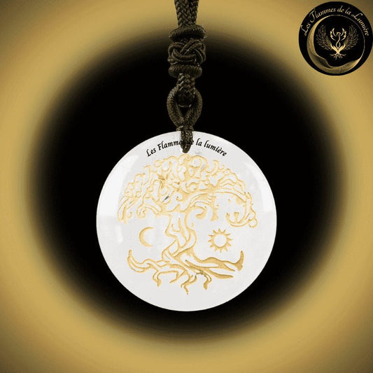 Beau Collier en Cristal de Roche avec la Géométrie Sacrée de l'Arbre de Vie disponible chez Les Flammes de la Lumière
