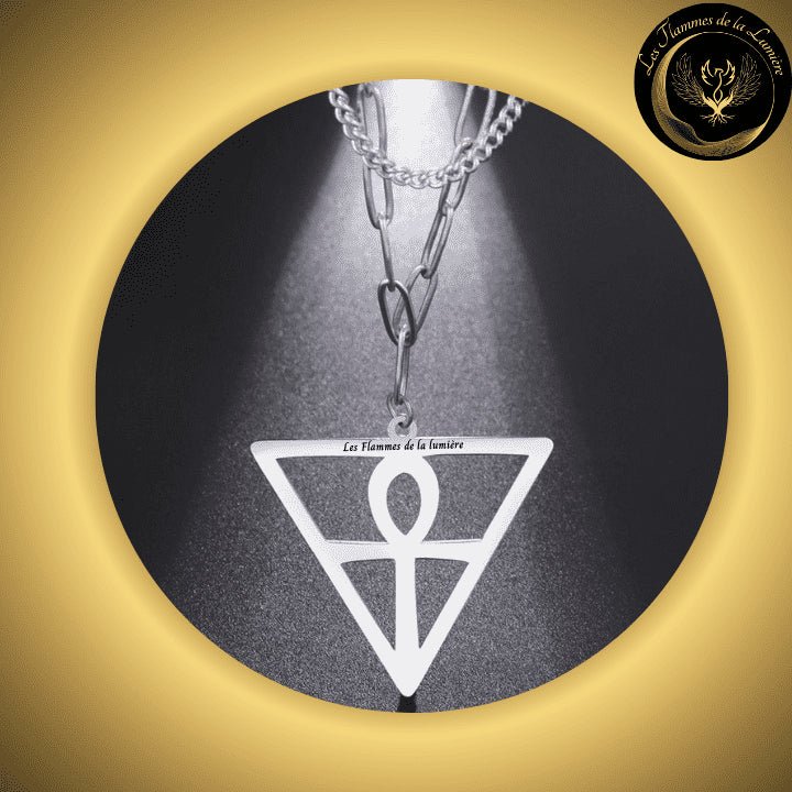 Beau collier Egyptien avec Croix Ankh - Acier inoxydable disponible chez Les Flammes de la Lumière