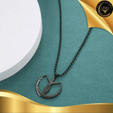 Beau collier en acier inoxydable - Lune disponible chez Les Flammes de la Lumière