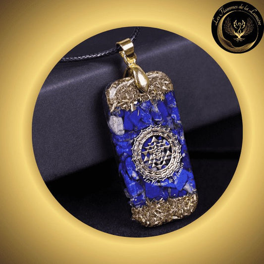 Lapis Lazuli - Beau Collier - Pendentif orgone - Sri Yantra - Géométrie Sacrée disponible chez Les Flammes de la Lumière