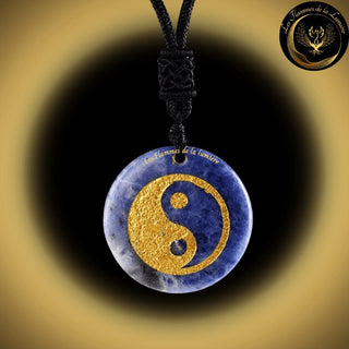 Beau Collier en Lapis-Lazuli - Géométrie Sacrée Yin Yang disponible chez Les Flammes de la Lumière
