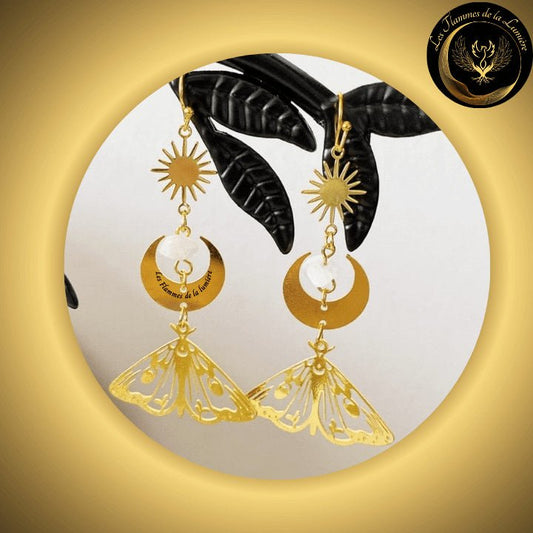 Belles boucles d'oreilles lune & soleil disponible chez Les Flammes de la Lumière