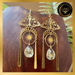 Belles boucles d'oreilles papillon soleil & lune disponible chez Les Flammes de la Lumière