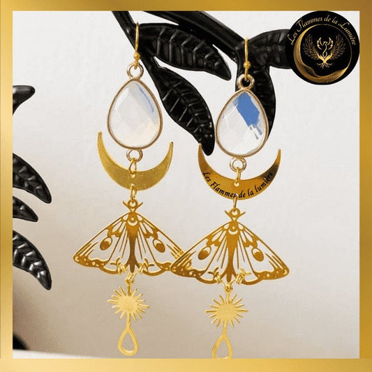 Belles boucles d'oreilles papillon soleil & lune disponible chez Les Flammes de la Lumière