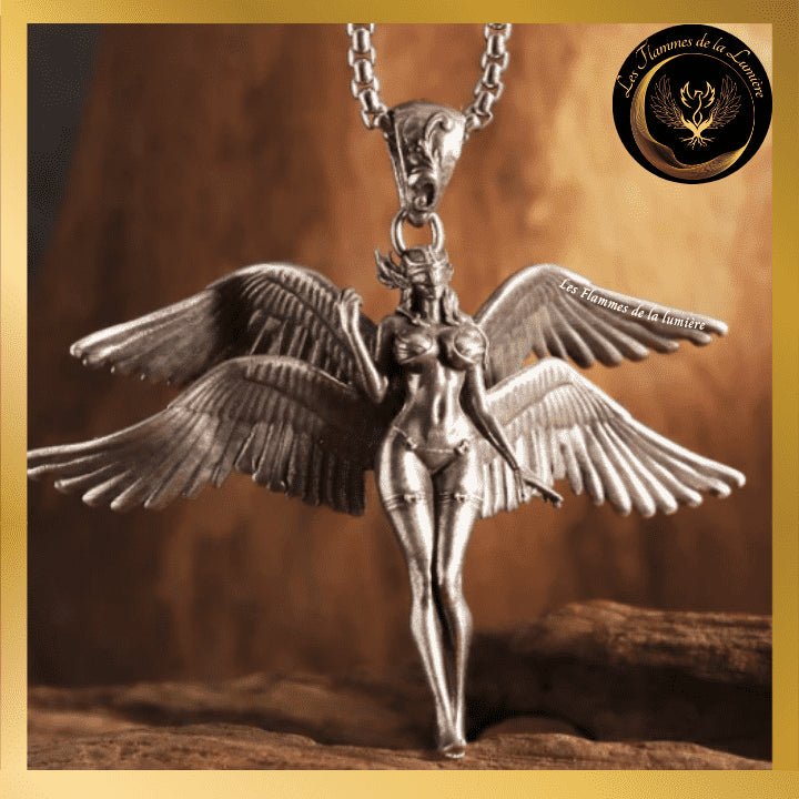 Collier avec pendentif Guerrier de la Lumière et ailes d'ange disponible chez Les Flammes de la Lumière