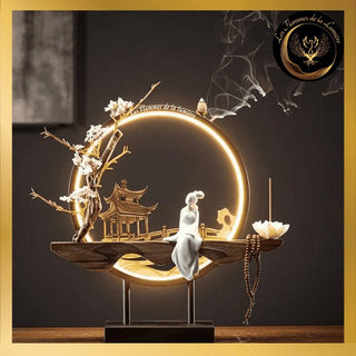 Féérique & Elégant Porte-Encens Japonais lumineux disponible chez Les Flammes de la Lumière