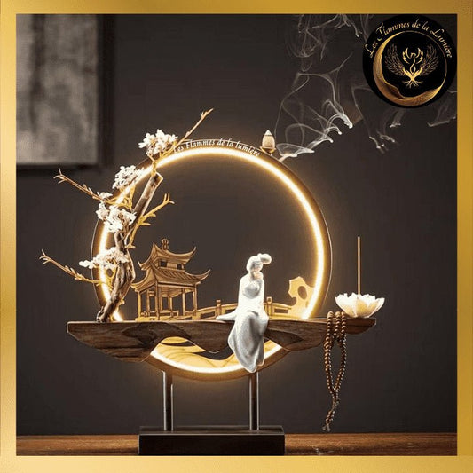 Féérique & Elégant Porte-Encens Japonais lumineux disponible chez Les Flammes de la Lumière