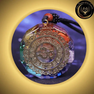 Magnifique Collier 7 Chakras orgone - OM disponible chez Les Flammes de la Lumière