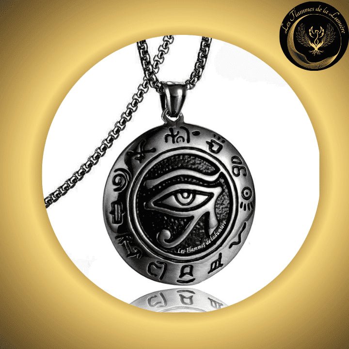 Magnifique Collier avec Oeil d'Horus disponible chez Les Flammes de la Lumière