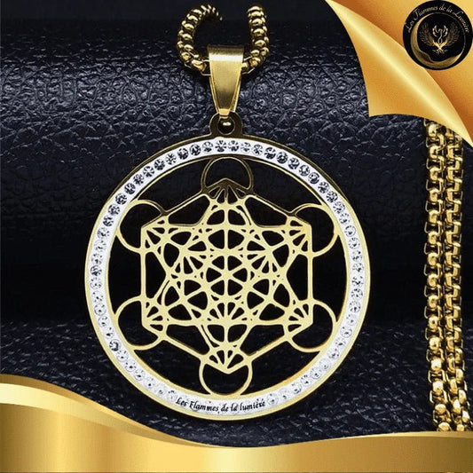 Magnifique collier - Cube de Métatron - acier inoxydable - géométrie sacrée disponible chez Les Flammes de la Lumière