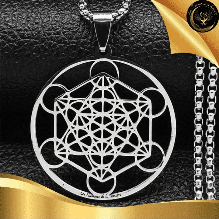 Magnifique collier - Cube de Métatron - acier inoxydable - géométrie sacrée disponible chez Les Flammes de la Lumière