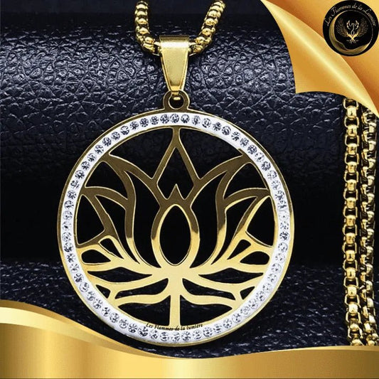 Magnifique collier - Lotus - acier inoxydable - géométrie sacrée disponible chez Les Flammes de la Lumière