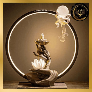 Magnifique Fontaine à encens en céramique avec LED - Lotus disponible chez Les Flammes de la Lumière