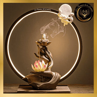Magnifique Fontaine à encens en céramique avec LED - Lotus disponible chez Les Flammes de la Lumière