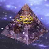Améthyste - Magnifique Pyramide en orgonite - OM - 5 à 8 cm disponible chez Les Flammes de la Lumière