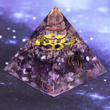 Améthyste - Magnifique Pyramide en orgonite - OM - 5 à 8 cm disponible chez Les Flammes de la Lumière