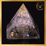Quartz Rose - Citrine - Labradorite - Magnifique Pyramide en orgonite - 5 à 8 cm disponible chez Les Flammes de la Lumière