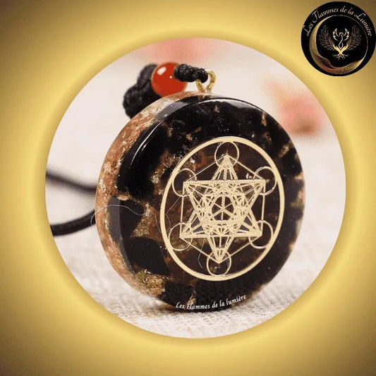 Obsidienne & Grenat - Magnifique Collier - Pendentif orgone - Métatron disponible chez Les Flammes de la Lumière