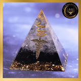 Obsidienne noire & Cristal de roche - Magnifique Pyramide en orgonite - 5 à 8 cm disponible chez Les Flammes de la Lumière