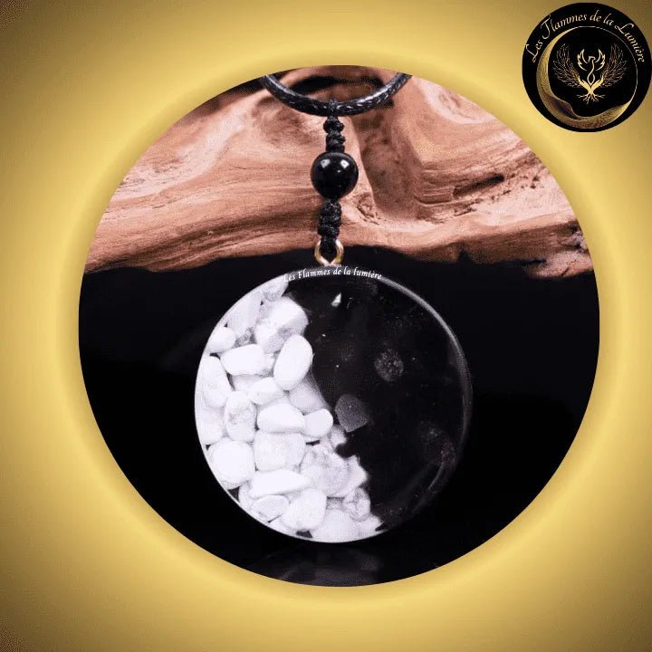 Obsidienne noire & Howlite - Sublime pendentif orgone - Yin Yang disponible chez Les Flammes de la Lumière