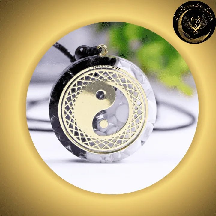 Obsidienne noire & Howlite - Sublime pendentif orgone - Yin Yang disponible chez Les Flammes de la Lumière