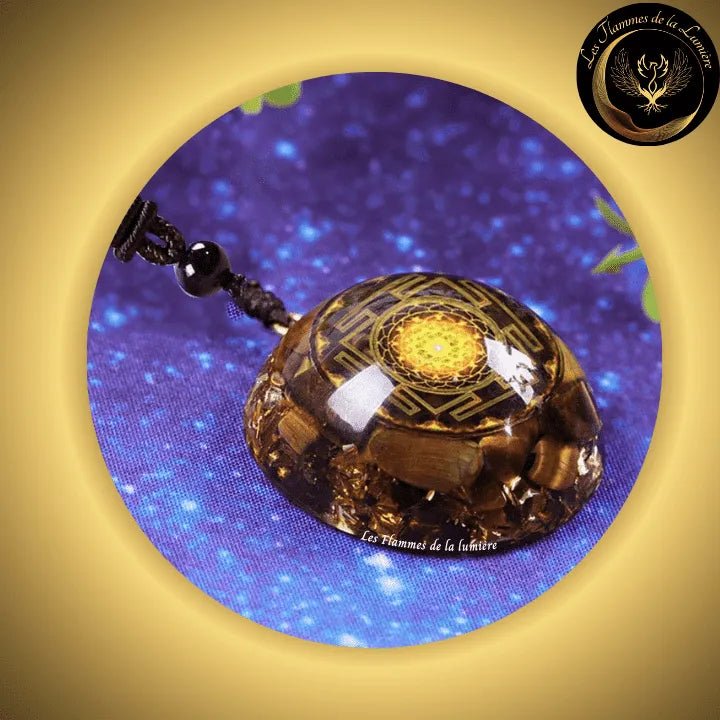 Oeil de Tigre - Beau Collier - pendentif orgone - Sri Yantra - Géométrie Sacrée disponible chez Les Flammes de la Lumière