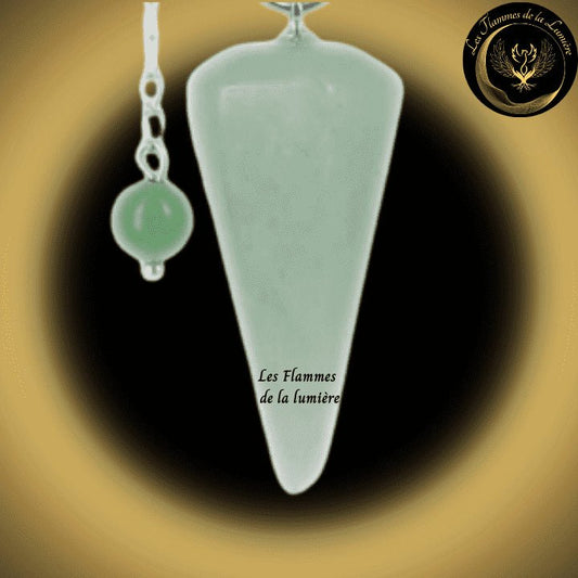 Pendule cône en Aventurine Verte disponible chez Les Flammes de la Lumière