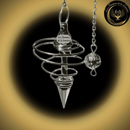 Pendule cône en spirale - métal argenté disponible chez Les Flammes de la Lumière