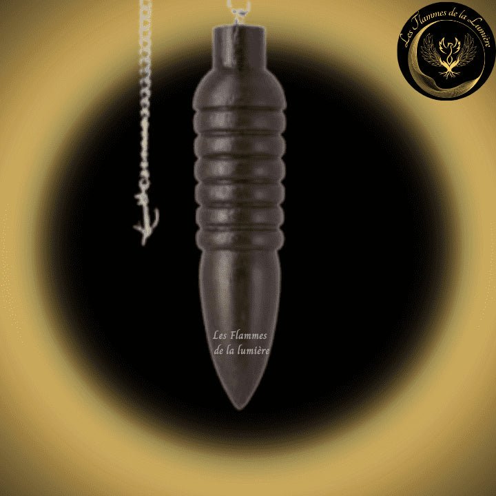 Pendule Egyptien Djed - Bois de Rose disponible chez Les Flammes de la Lumière