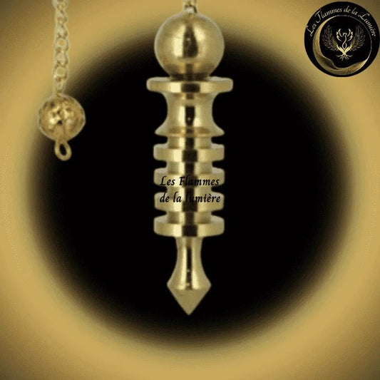 Pendule Isis en Métal doré - Pendule Egyptien disponible chez Les Flammes de la Lumière