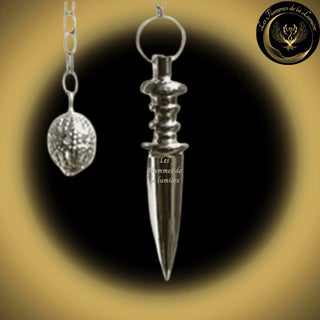 Pendule Maât en Métal argenté - Pendule Egyptien disponible chez Les Flammes de la Lumière