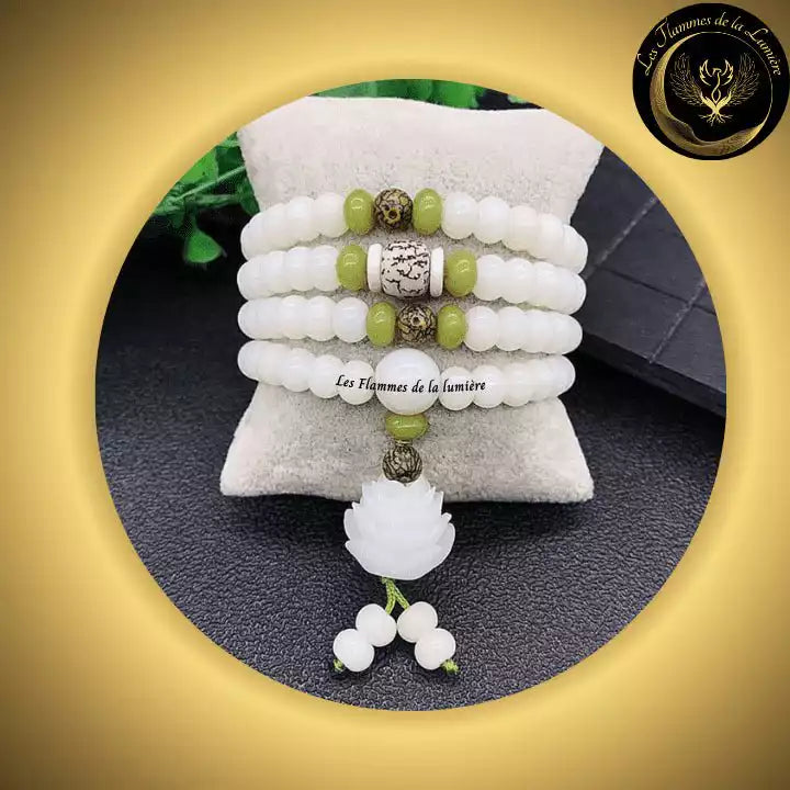 Perles de racine de Bodhi blanc - Très beau bracelet Mala Tibétain - 108 perles - 8mm disponible chez Les Flammes de la Lumière