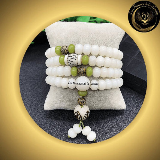 Perles de racine de Bodhi blanc - Très beau bracelet Mala Tibétain - 108 perles - 8mm chez Les Flammes de la Lumière