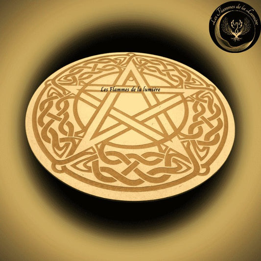 Plaque de Rechargement en bois 15 - 30 cm - Pentagramme disponible chez Les Flammes de la Lumière