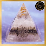Quartz rose & Améthyste & Cristal de Roche - Magnifique Pyramide en orgonite - Sri Yantra - 6 à 8 cm