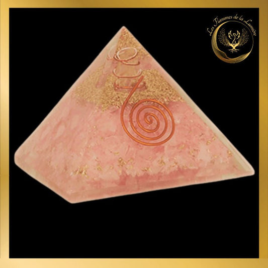 Quartz Rose - Magnifique Pyramide en orgonite - 5,5 cm disponible chez Les Flammes de la Lumière